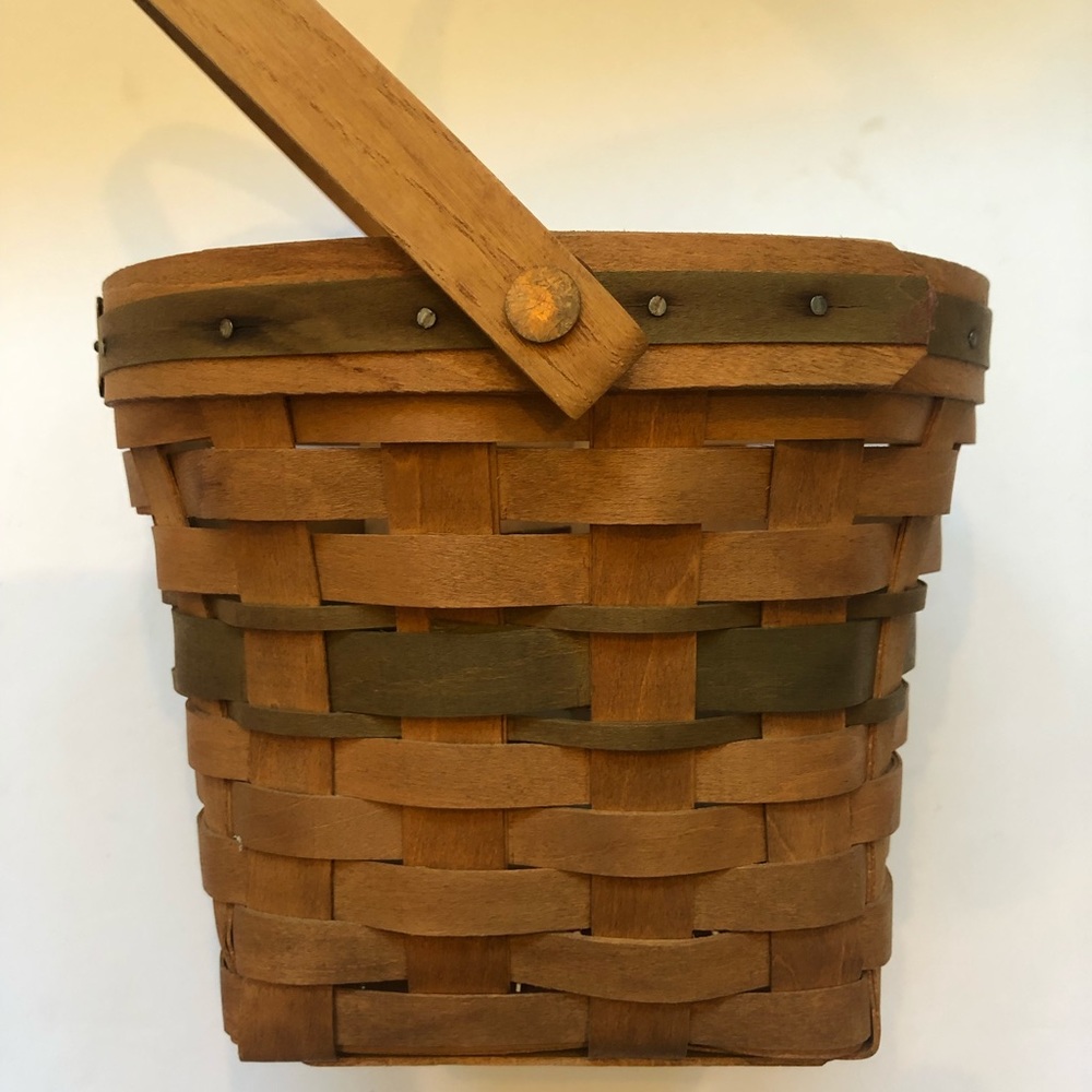 Longaberger Christmas collection poinsettia basket - Picture 6 of 8